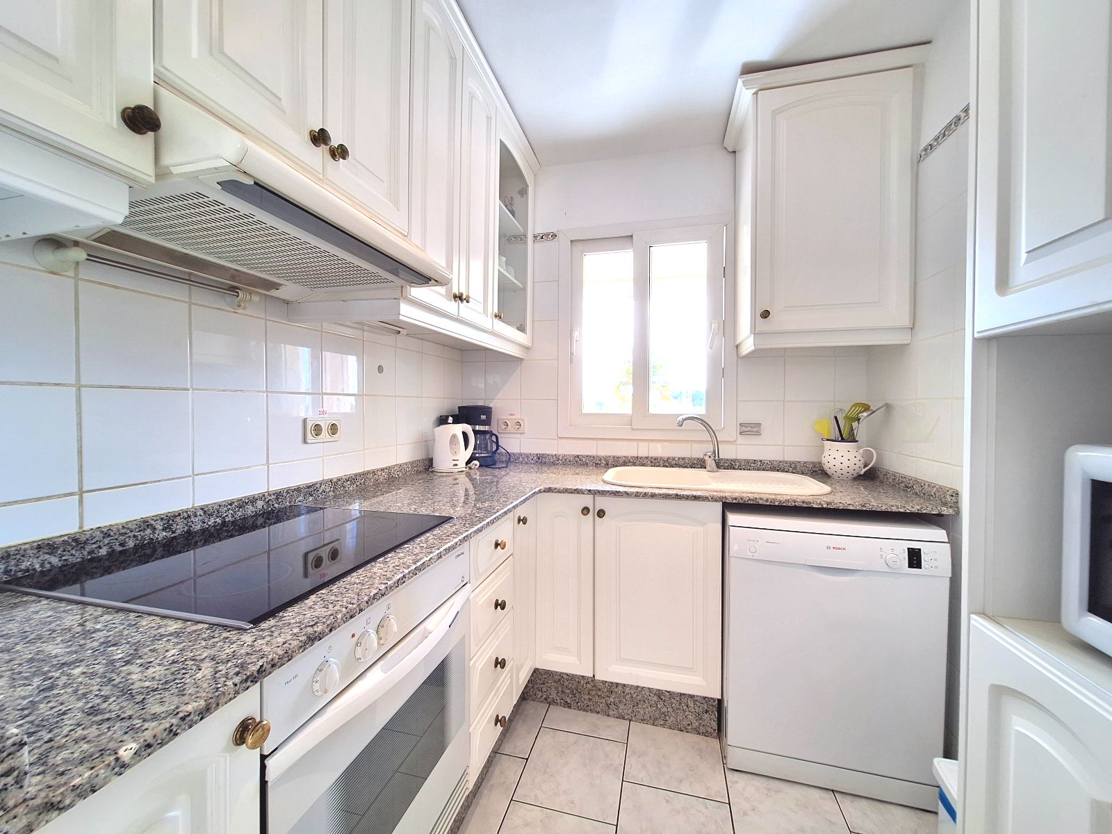  Chalet en venta directa con Plusvillas – C35035* – Villa con 4 dormitorios y 2 baños en Calpe, (Costa Blanca), zona Urbanizaciones 