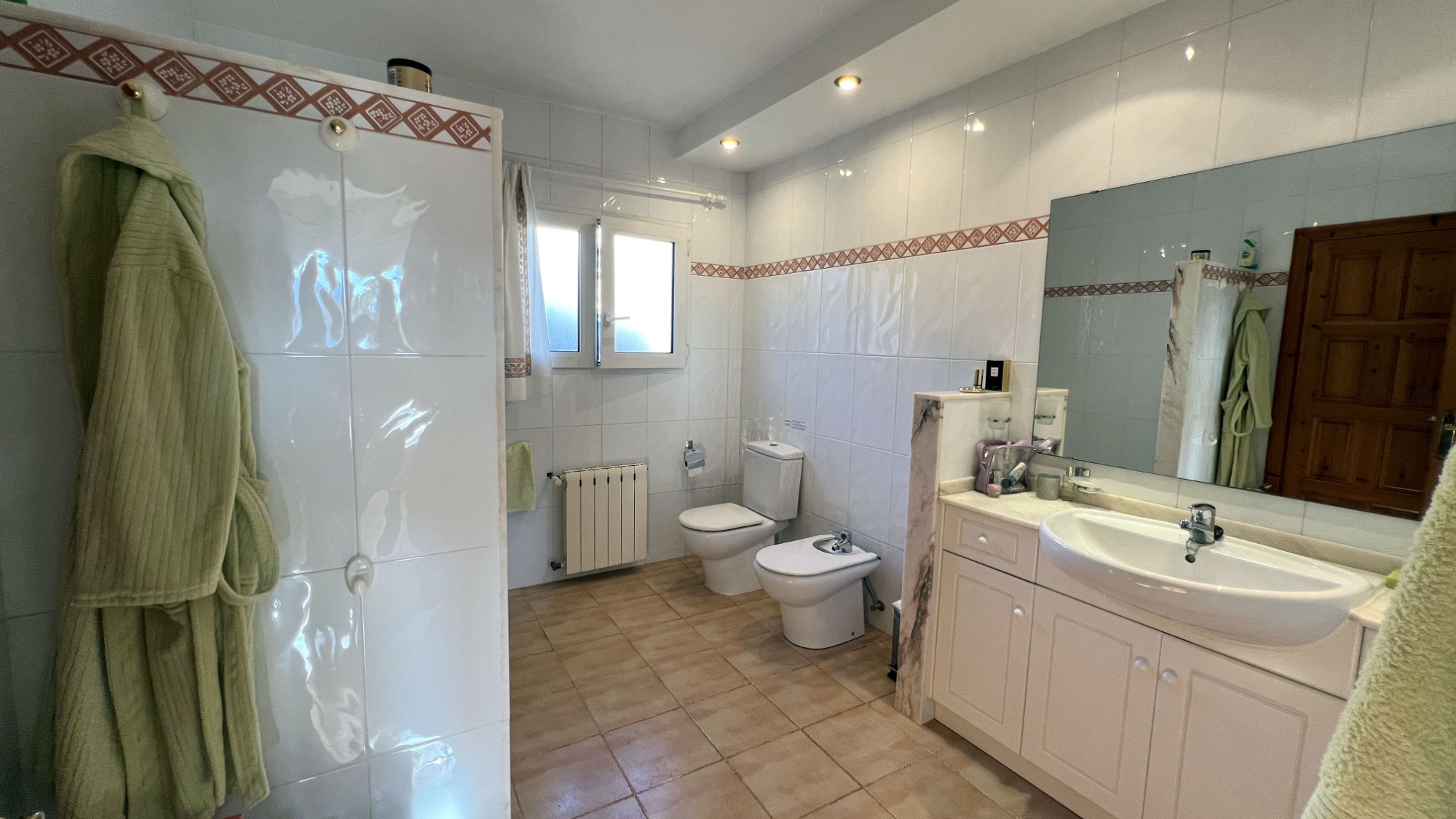  Chalet en venta directa con Plusvillas – C4103* – Villa con 6 dormitorios y 4 baños en Benissa Costa, (Costa Blanca), zona San Jaime 