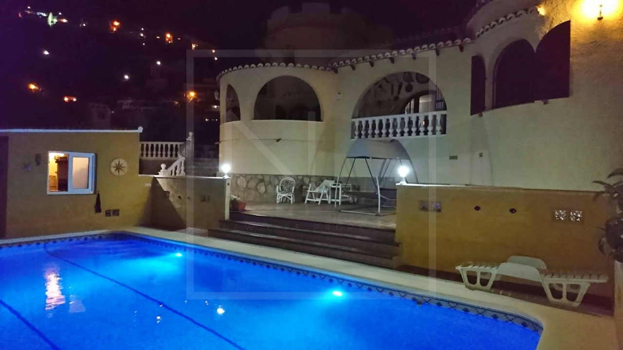  Chalet en venta directa con Plusvillas – C36026* – Villa con 5 dormitorios y 3 baños en Benitachell, (Costa Blanca), zona Cumbre Del Sol 