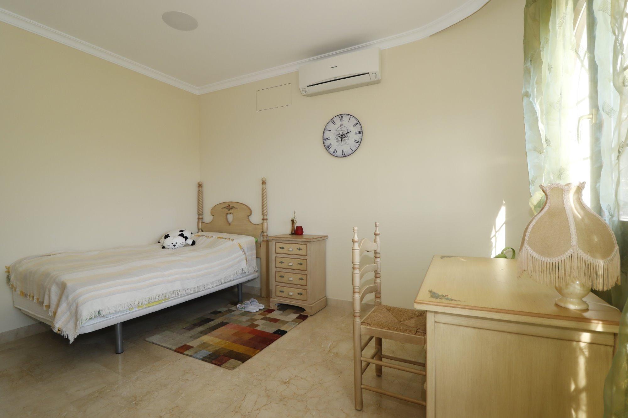  Chalet en venta directa con Plusvillas – C13001* – Villa con 4 dormitorios y 4 baños en Altea, (Costa Blanca), zona Marina Baja 