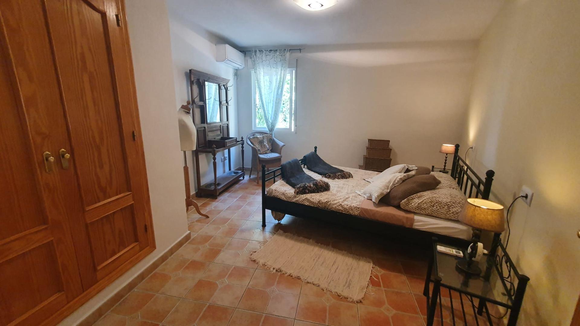  Chalet en venta directa con Plusvillas – C23100* – Villa con 8 dormitorios y 8 baños en Calpe, (Costa Blanca), zona Maryvilla 