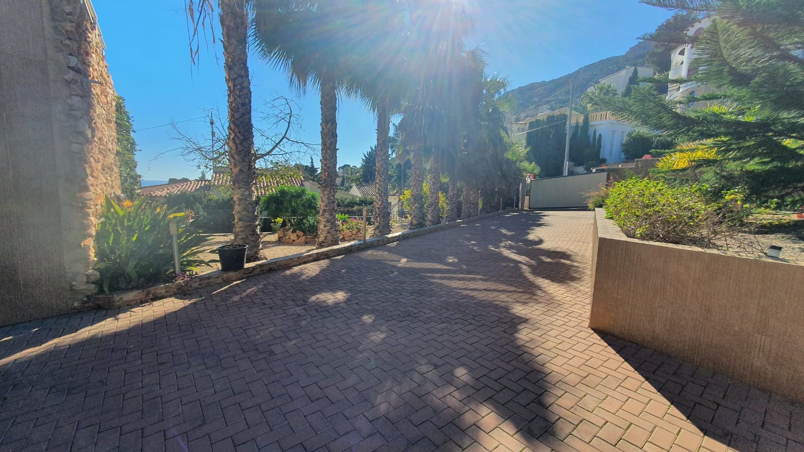  Chalet en venta directa con Plusvillas – C23077* – Villa con 5 dormitorios y 8 baños en Calpe, (Costa Blanca), zona Maryvilla 