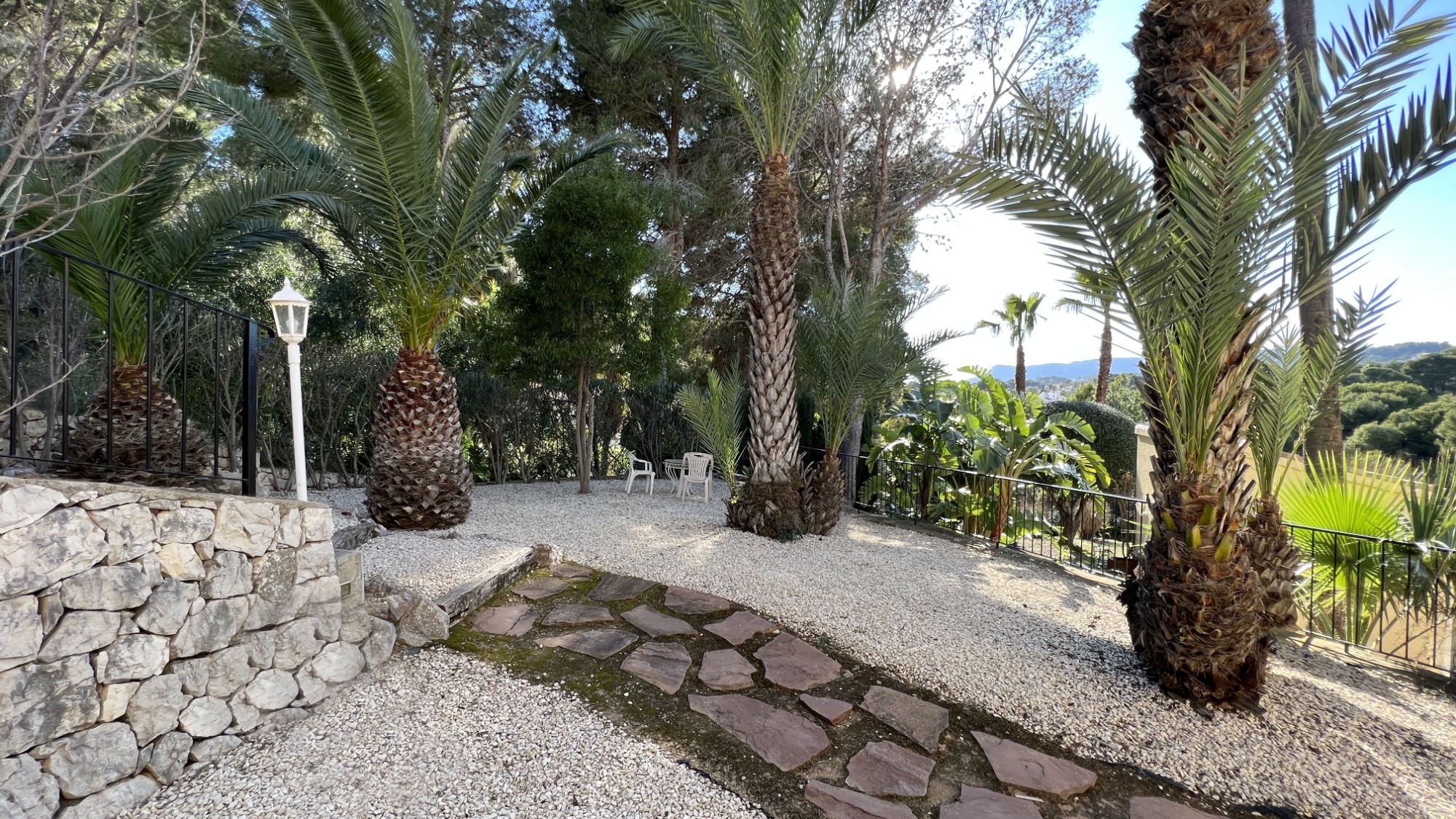  Chalet en venta directa con Plusvillas – C4103* – Villa con 6 dormitorios y 4 baños en Benissa Costa, (Costa Blanca), zona San Jaime 