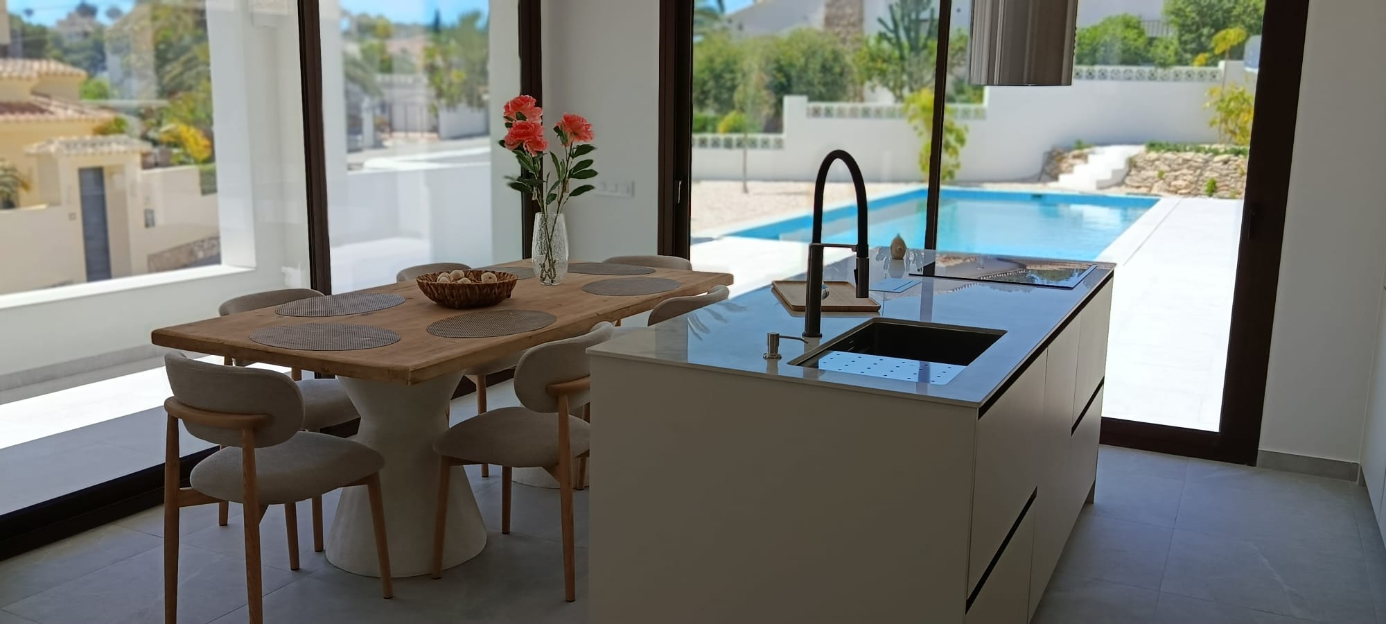  Chalet en venta directa con Plusvillas – C36303* – Villa con 4 dormitorios y 2 baños en Moraira, (Costa Blanca), zona  