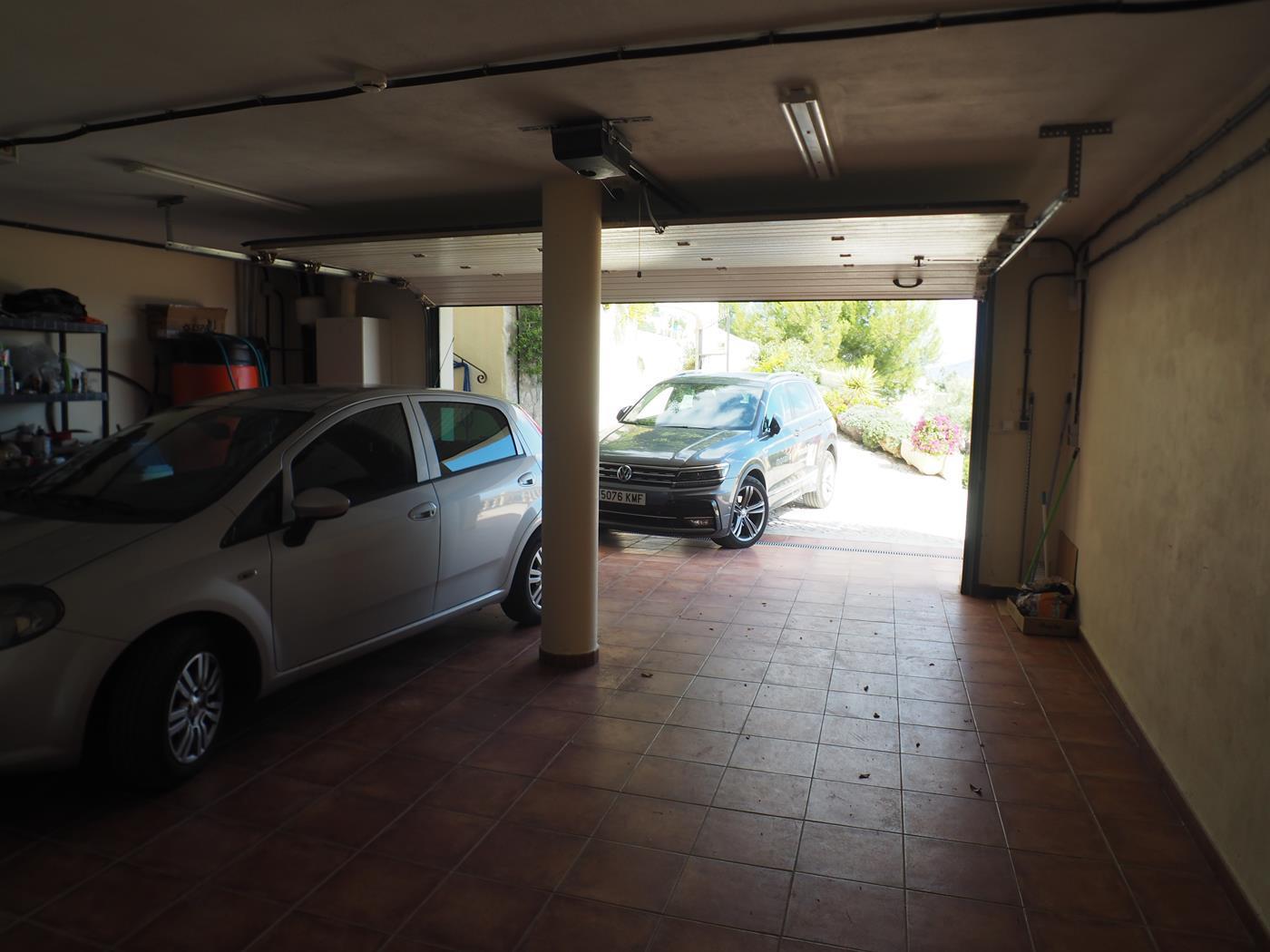  Chalet en venta directa con Plusvillas – C19015* – Villa con 4 dormitorios y 3 baños en Moraira-Teulada, (Costa Blanca), zona Benimeit 