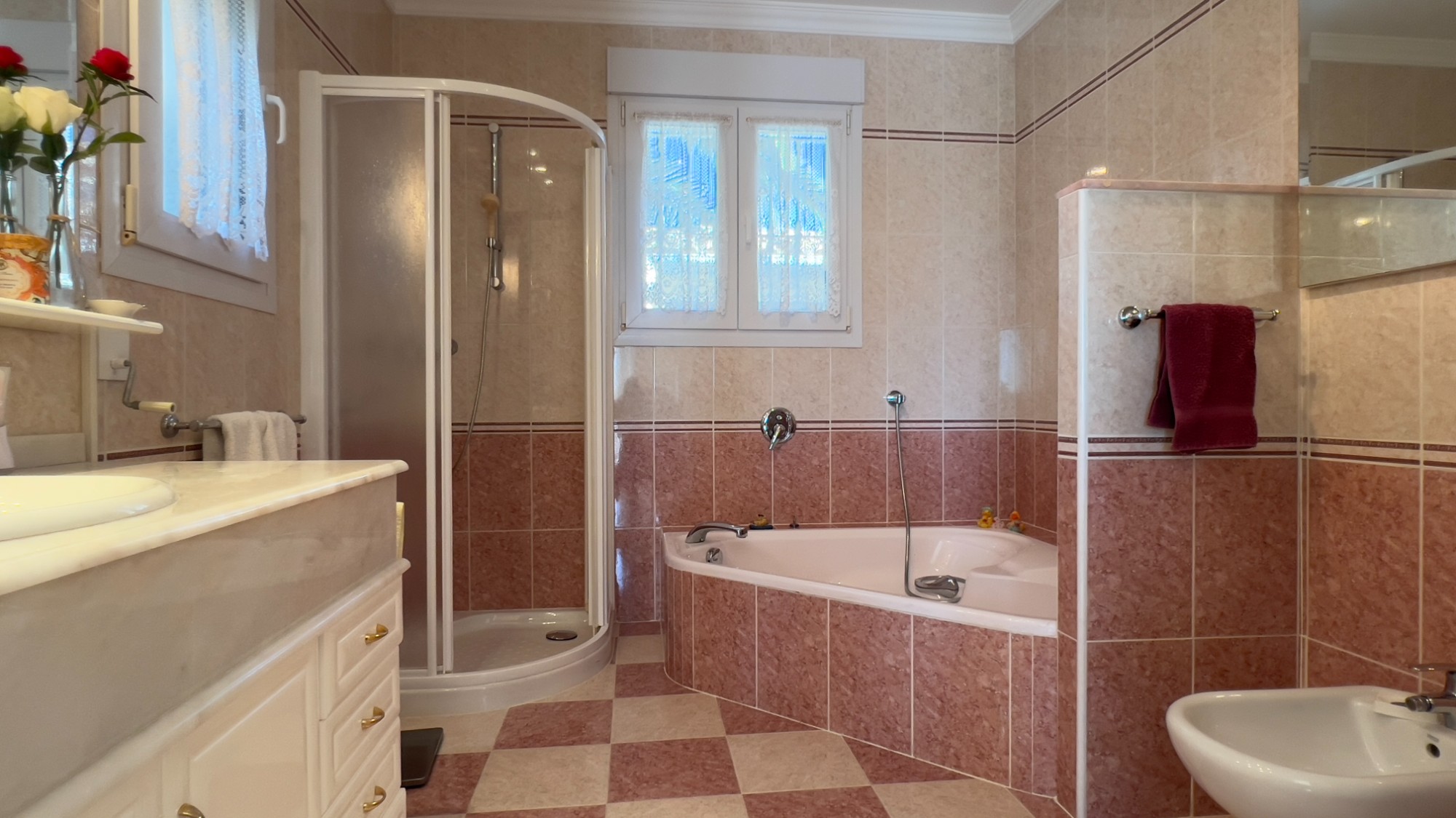  Chalet en venta directa con Plusvillas – C4152* – Villa con 5 dormitorios y 5 baños en Calpe, (Costa Blanca), zona Calpe 