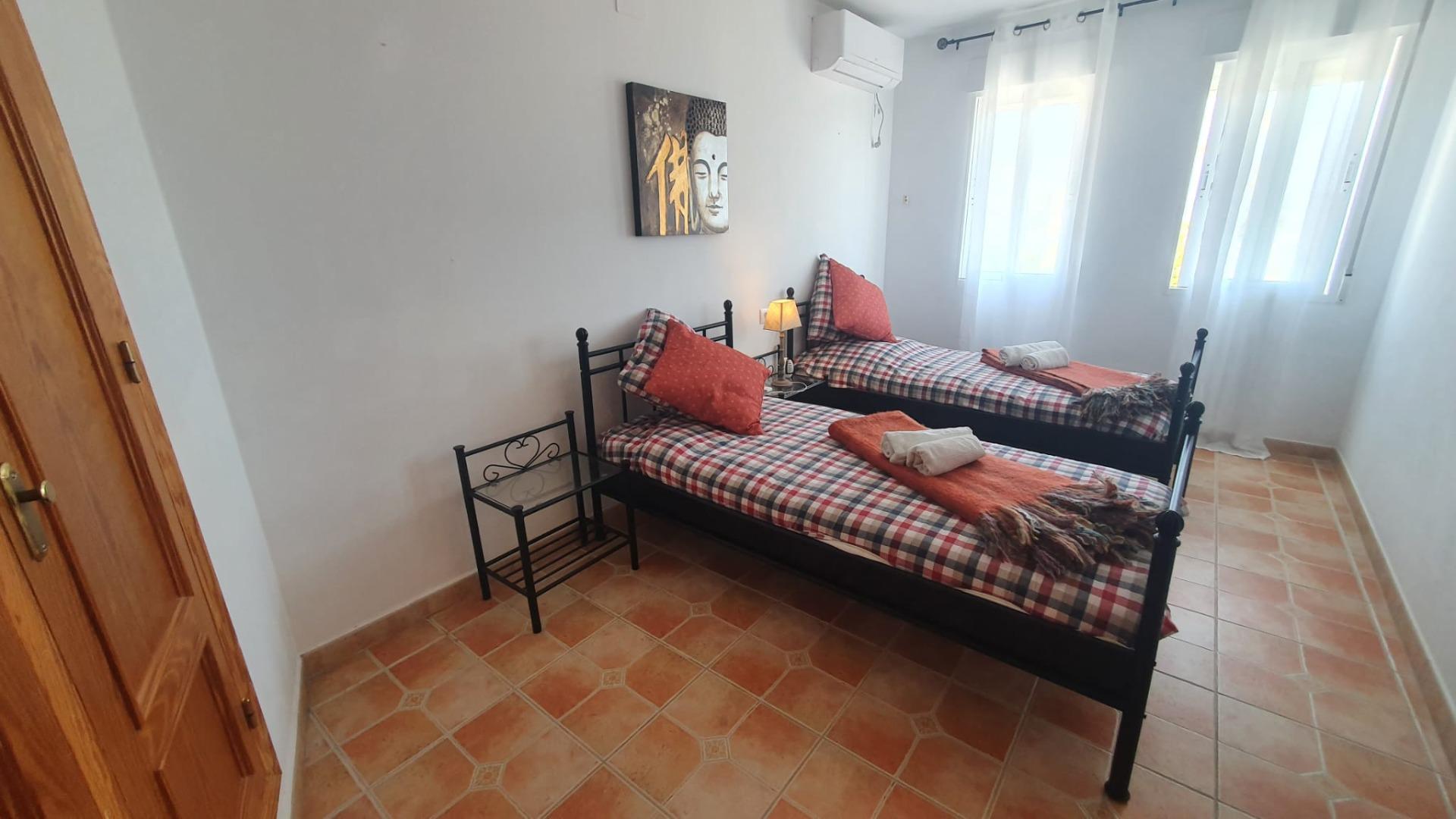  Chalet en venta directa con Plusvillas – C23100* – Villa con 8 dormitorios y 8 baños en Calpe, (Costa Blanca), zona Maryvilla 