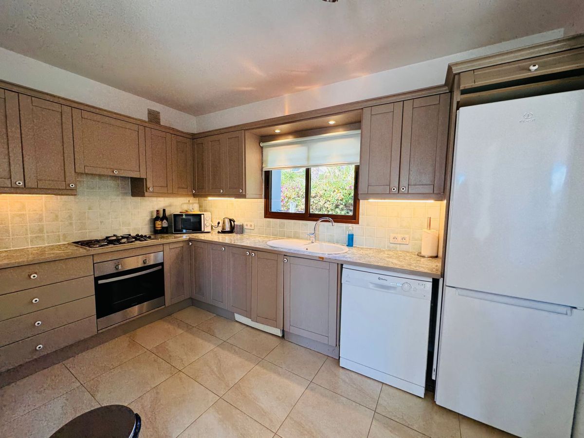  Chalet en venta directa con Plusvillas – C38019* – Villa con 3 dormitorios y 2 baños en Benissa, (Costa Blanca), zona La Fustera 