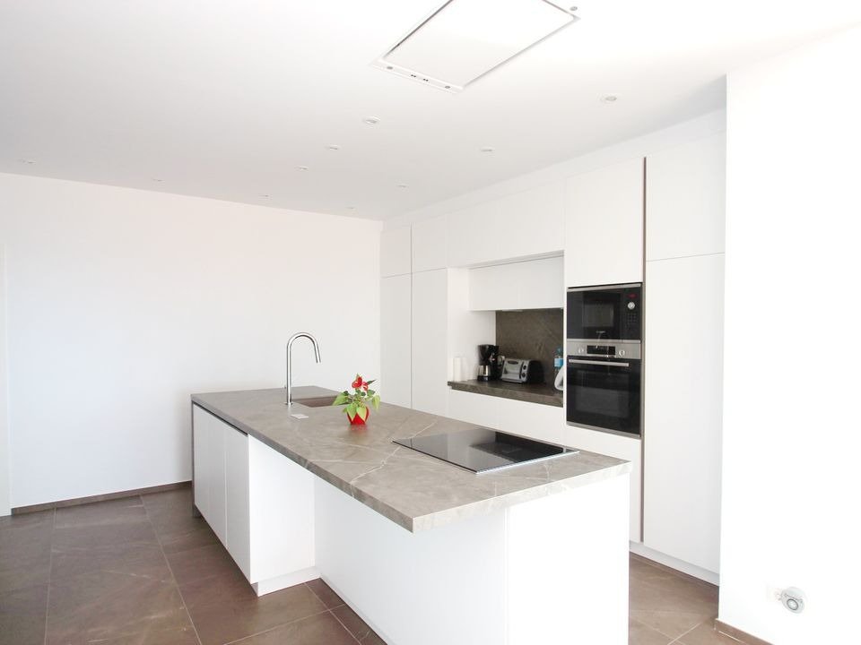  Chalet en venta directa con Plusvillas – C23088* – Villa con 5 dormitorios y 5 baños en Calpe, (Costa Blanca), zona Calpe 