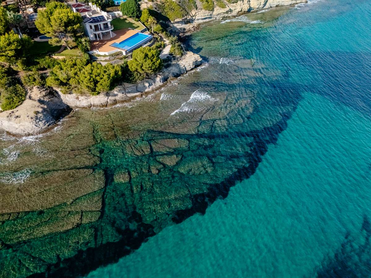  Chalet en venta directa con Plusvillas – C22035* – Villa con 5 dormitorios y 5 baños en Calpe, (Costa Blanca), zona Calpe 