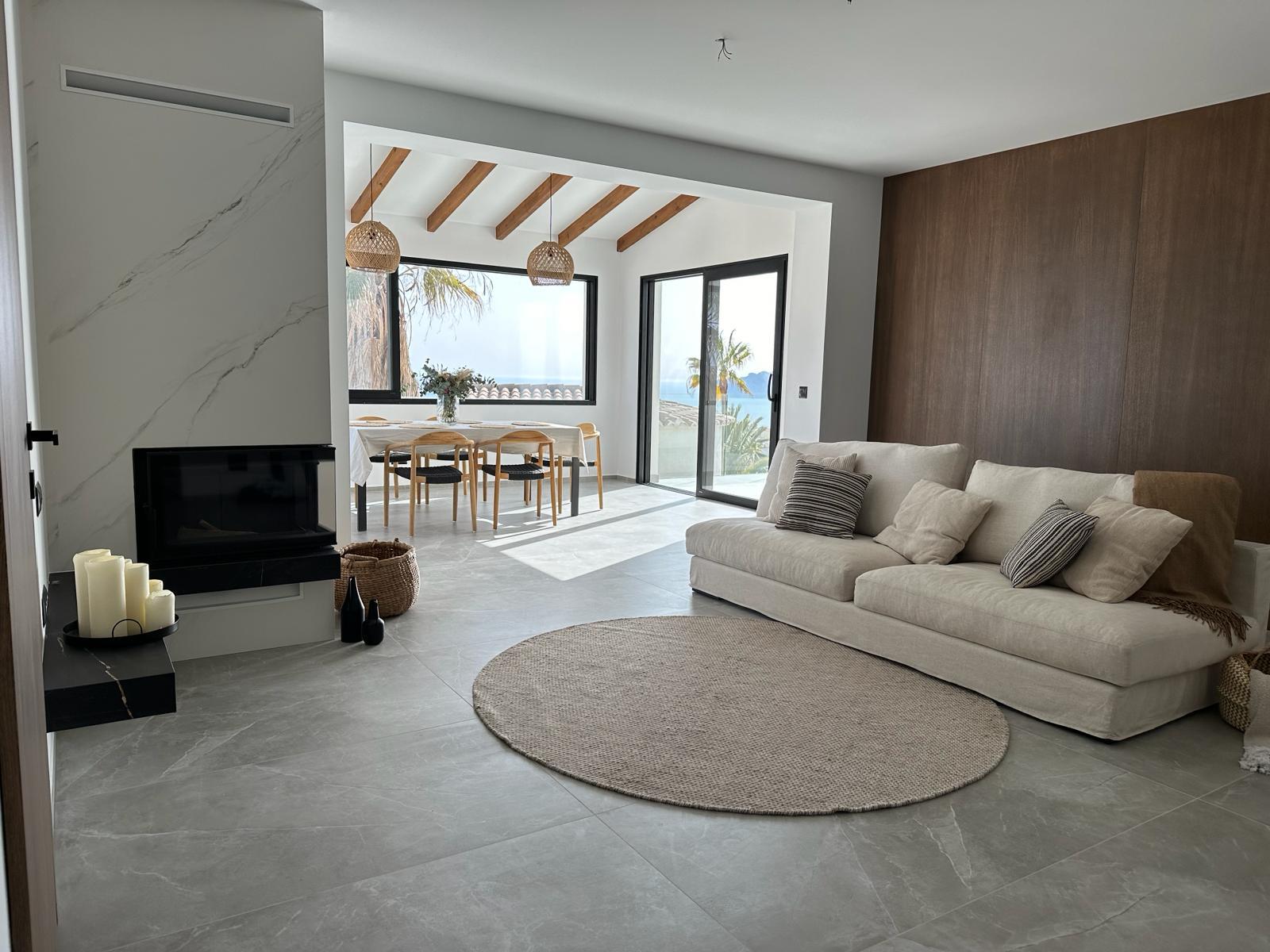  Chalet en venta con plusvillas -C121- Villas de 5 dormitorios en la Cumbre del sol con bonitas vistas al mar (Costa Blanca) 