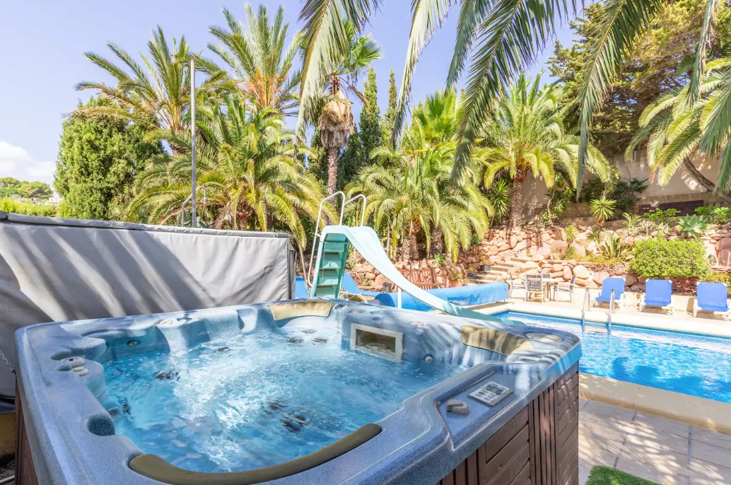  Chalet en venta directa con Plusvillas – C4136* – Villa con 10 dormitorios y 5 baños en Moraira, (Costa Blanca), zona Moraira 