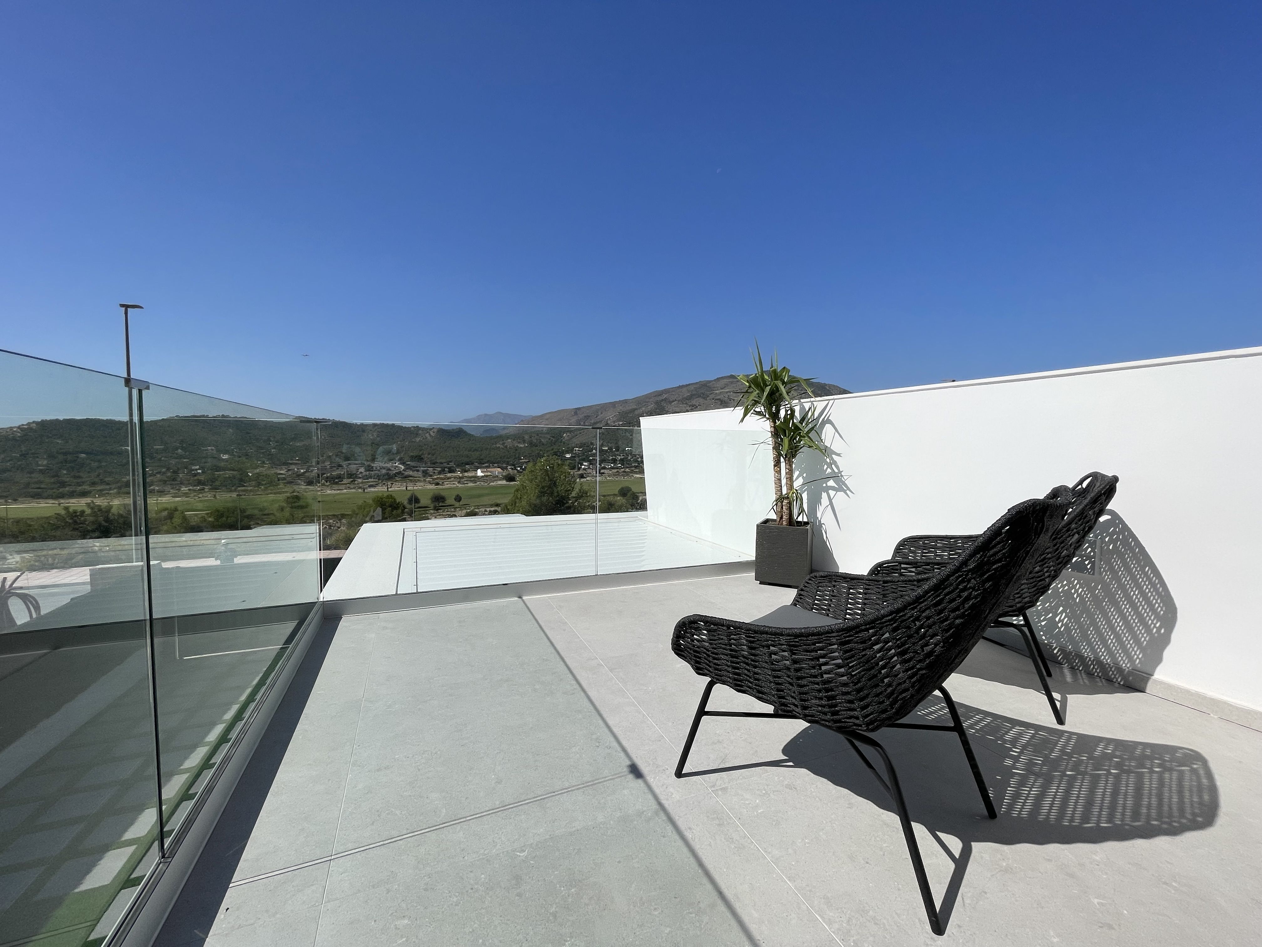  Chalet en venta directa con Plusvillas – C24015* – Villa con 3 dormitorios y 3 baños en Finestrat, (Costa Blanca), zona Finestrat 