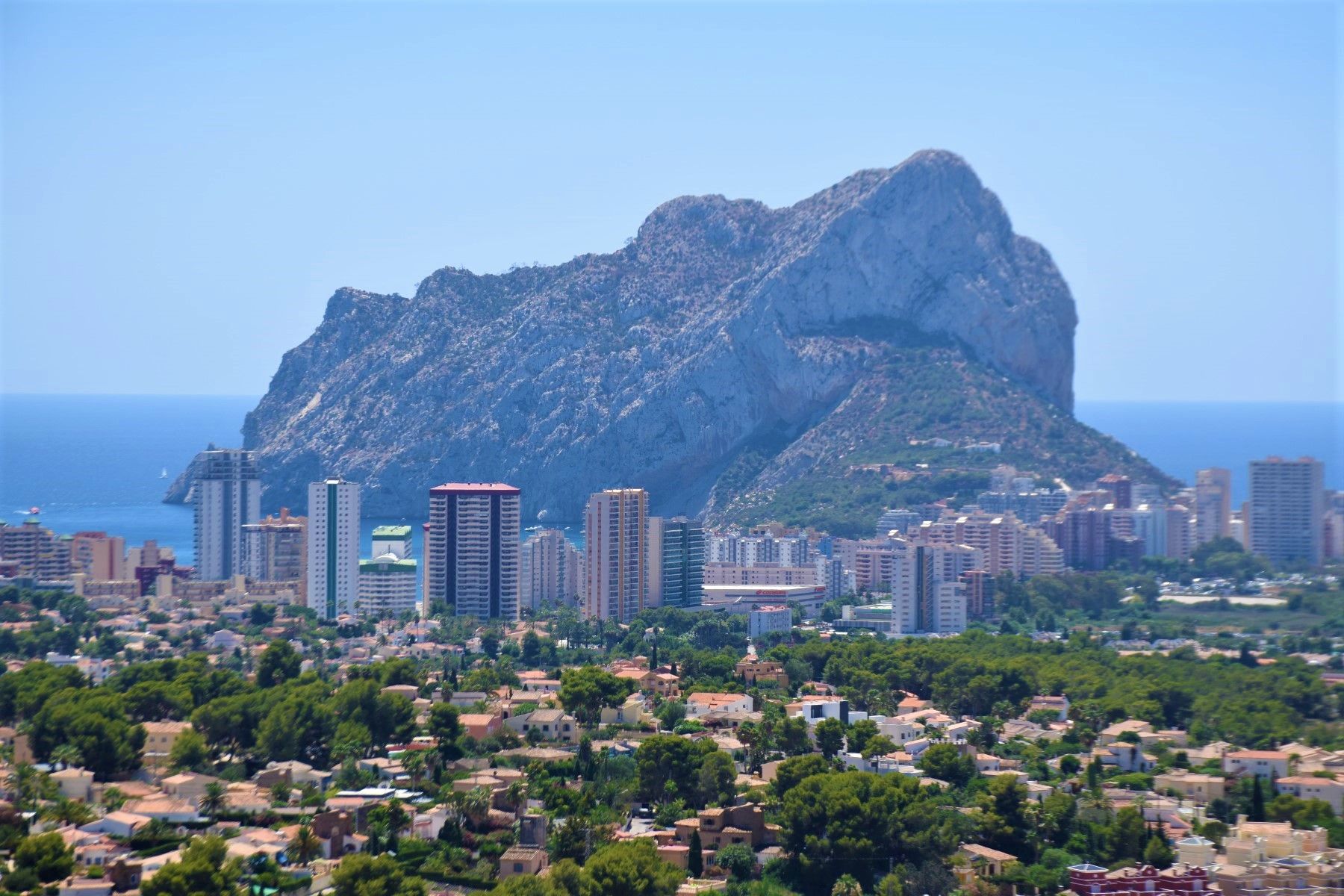  Chalet en venta directa con Plusvillas – C20008* – Villa con 4 dormitorios y 4 baños en Calpe, (Costa Blanca), zona Tosal de la Cometa 