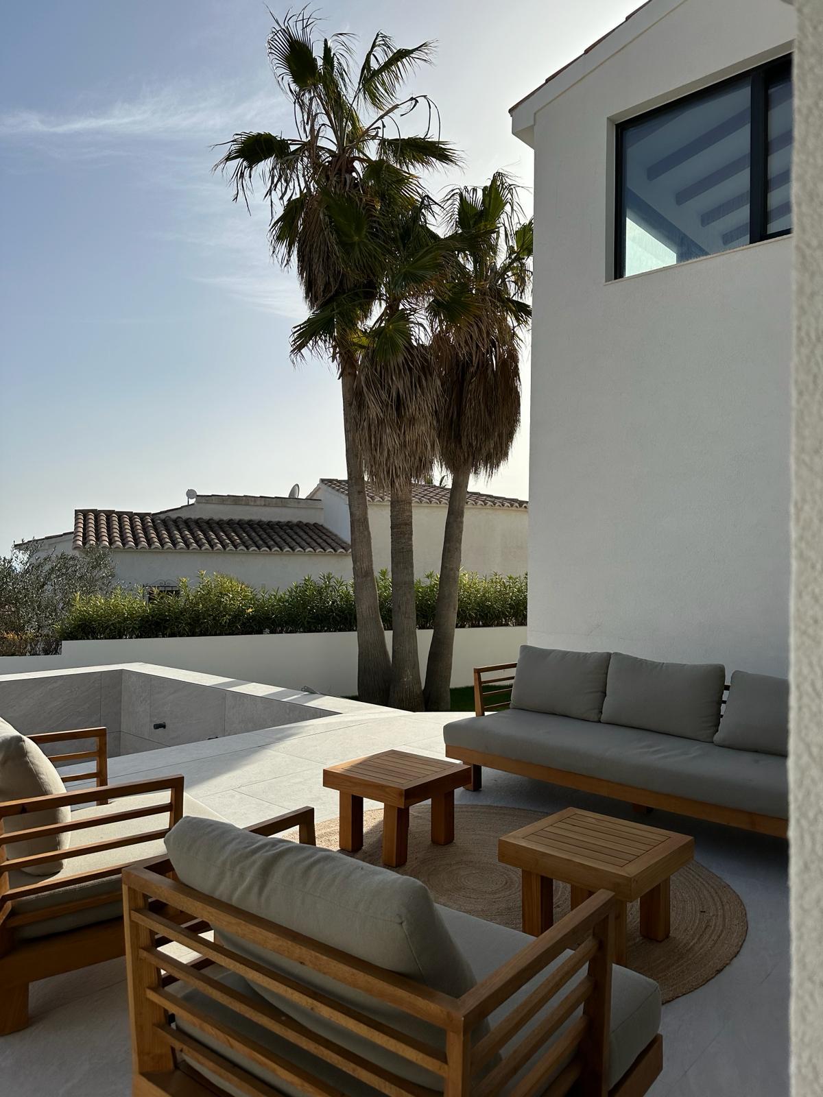  Chalet en venta con plusvillas -C121- Villas de 5 dormitorios en la Cumbre del sol con bonitas vistas al mar (Costa Blanca) 