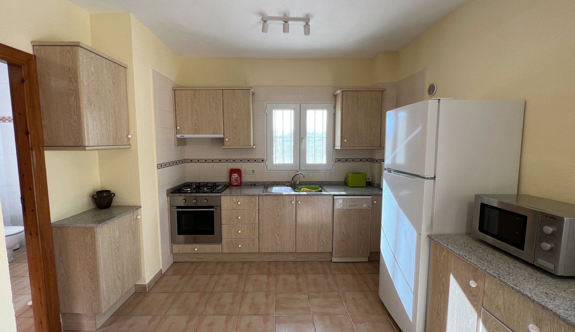  Chalet en venta directa con Plusvillas – C4103* – Villa con 6 dormitorios y 4 baños en Benissa Costa, (Costa Blanca), zona San Jaime 