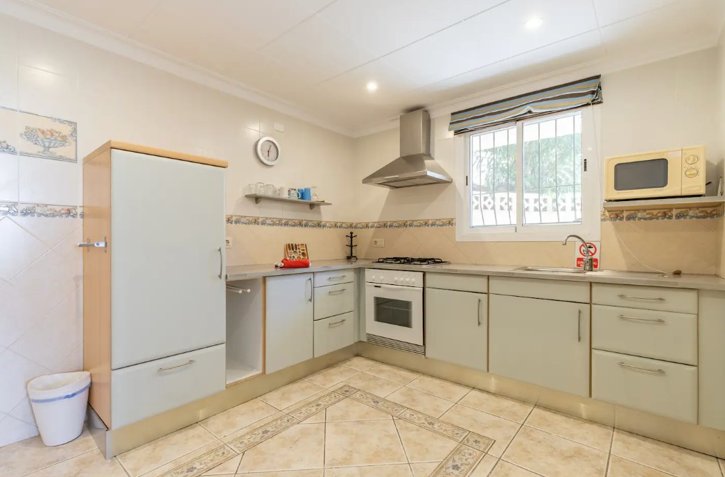  Chalet en venta directa con Plusvillas – C4136* – Villa con 10 dormitorios y 5 baños en Moraira, (Costa Blanca), zona Moraira 