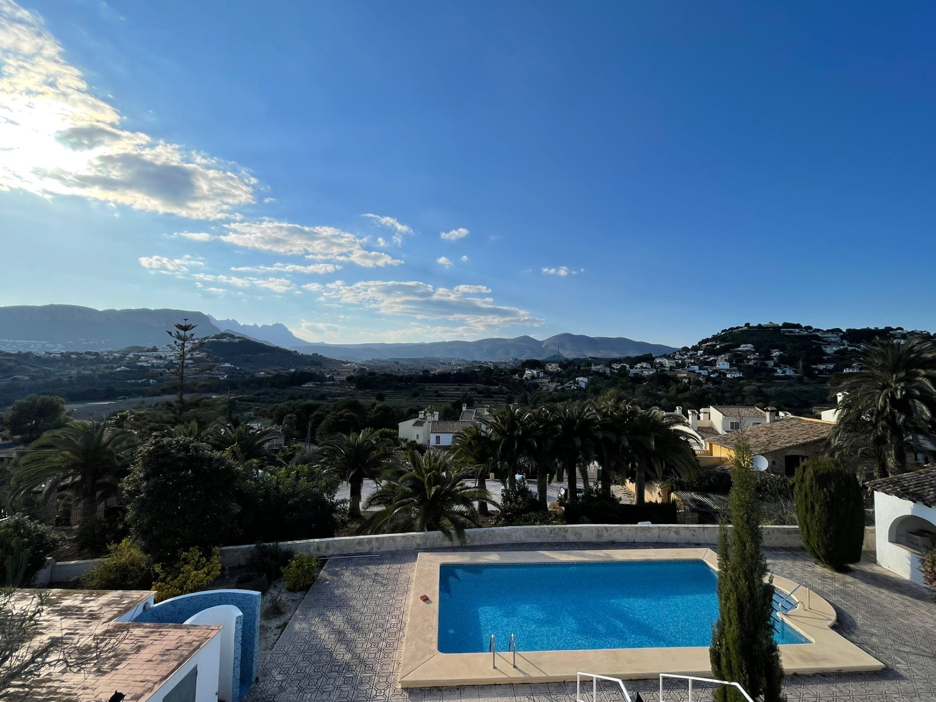  Chalet en venta directa con Plusvillas – C23083* – Villa con 3 dormitorios y 1 baños en Calpe, (Costa Blanca), zona Tosal de cometa 