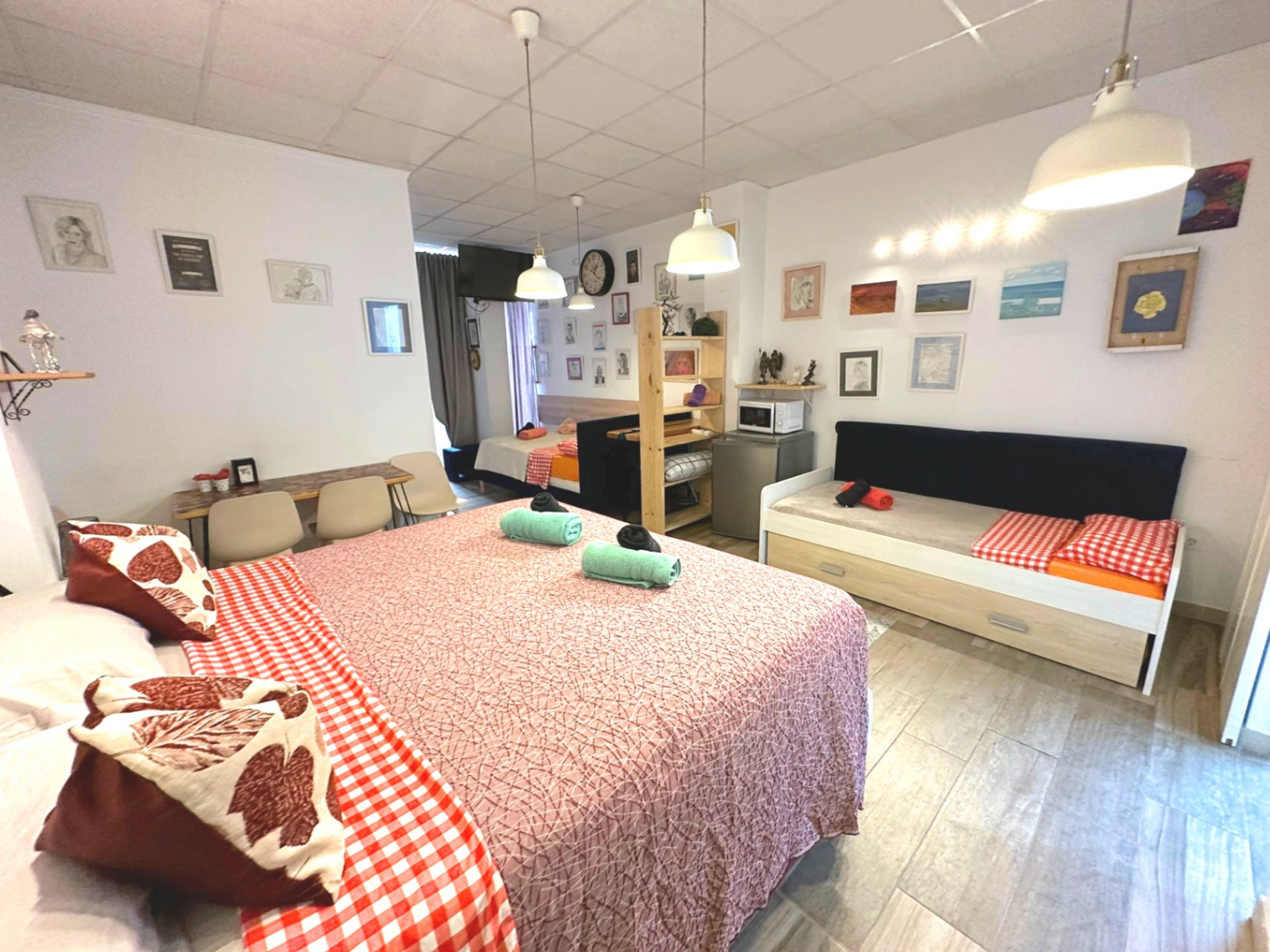  Chalet en venta directa con Plusvillas – C35040* – Villa con 6 dormitorios y 5 baños en Calpe, (Costa Blanca), zona Casco Antiguo 