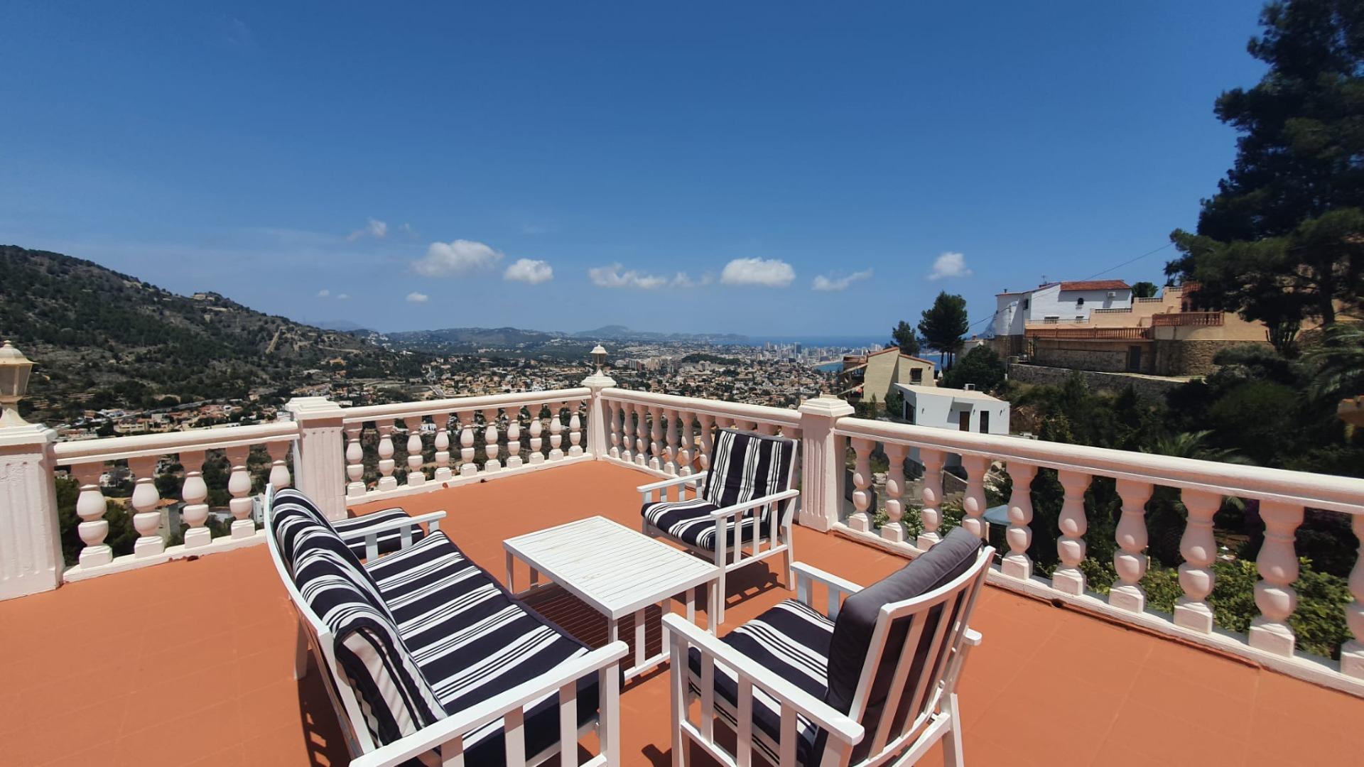  Chalet en venta directa con Plusvillas – C23100* – Villa con 8 dormitorios y 8 baños en Calpe, (Costa Blanca), zona Maryvilla 