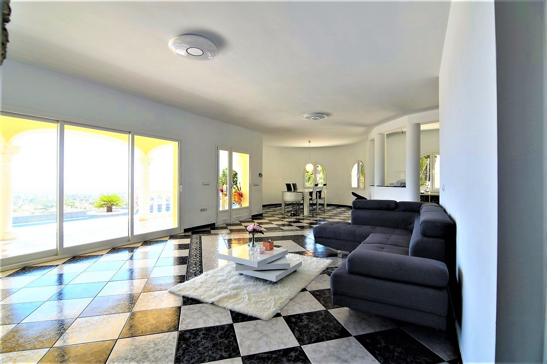  Chalet en venta directa con Plusvillas – C20008* – Villa con 4 dormitorios y 4 baños en Calpe, (Costa Blanca), zona Tosal de la Cometa 