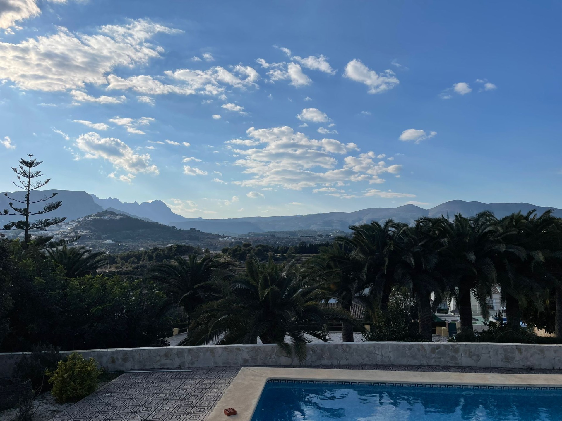  Chalet en venta directa con Plusvillas – C23083* – Villa con 3 dormitorios y 1 baños en Calpe, (Costa Blanca), zona Tosal de cometa 