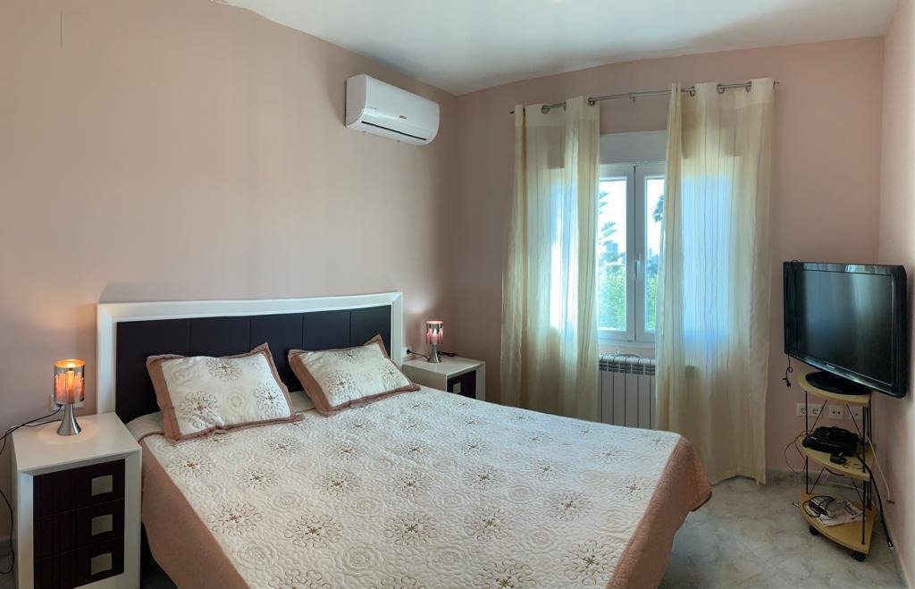  Chalet en venta directa con Plusvillas – C23048* – Villa con 4 dormitorios y 3 baños en Calpe, (Costa Blanca), zona Garduix 